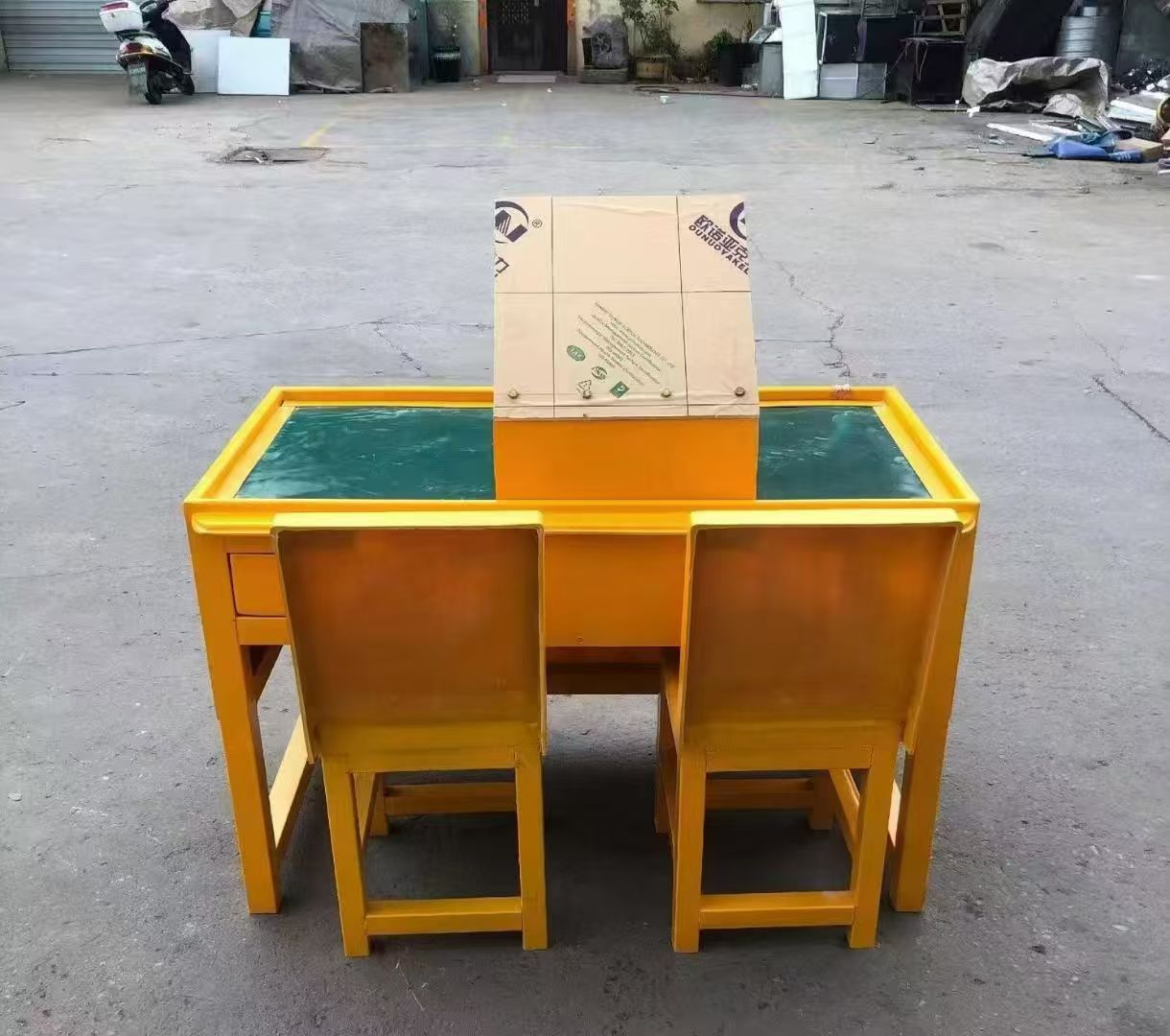 东至防静电导通桌井下煤矿火工品发放桌：危险品流转的安全守护者